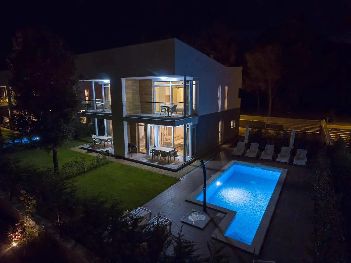 Villa Dinastija Fazana 0*,  Croatia